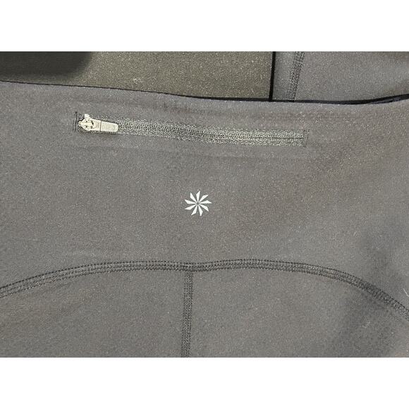 Women's size Medium Athleta Black Cropped Leggings - Picture 5 of 5